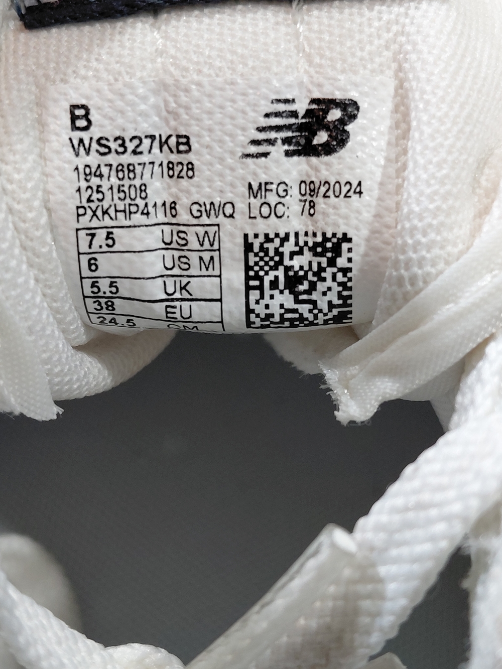 New Balance Womens 327 Vintage 70's  Design Moonbeam - Outerspace White Navy 7.5 - Picture 11 of 16